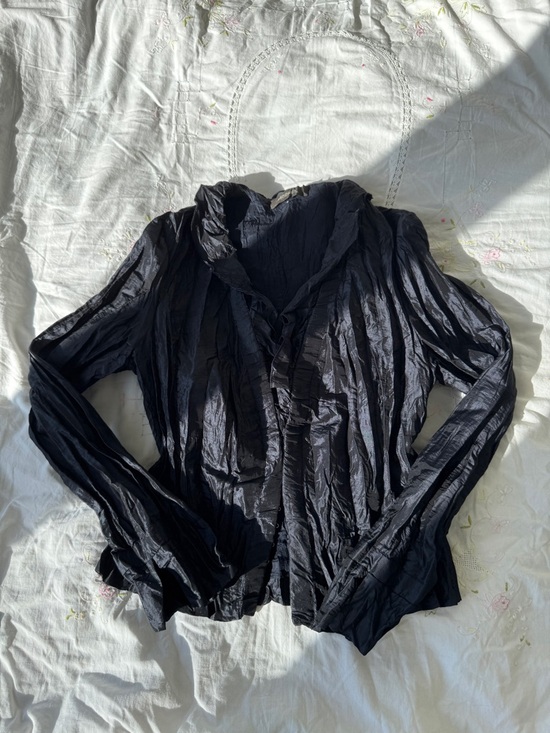 Sandwich Tops - Black Textured Long-Sleeve Women's Blouse